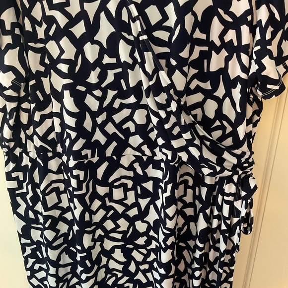 Susan Graver Liquid Knit Faux Wrap Dress Navy Blue Geometric Print Plus Size 3X - Picture 5 of 12